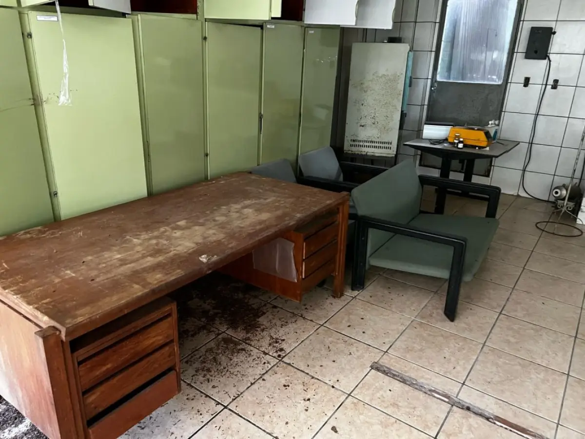 LOTE 016 - Laboratório