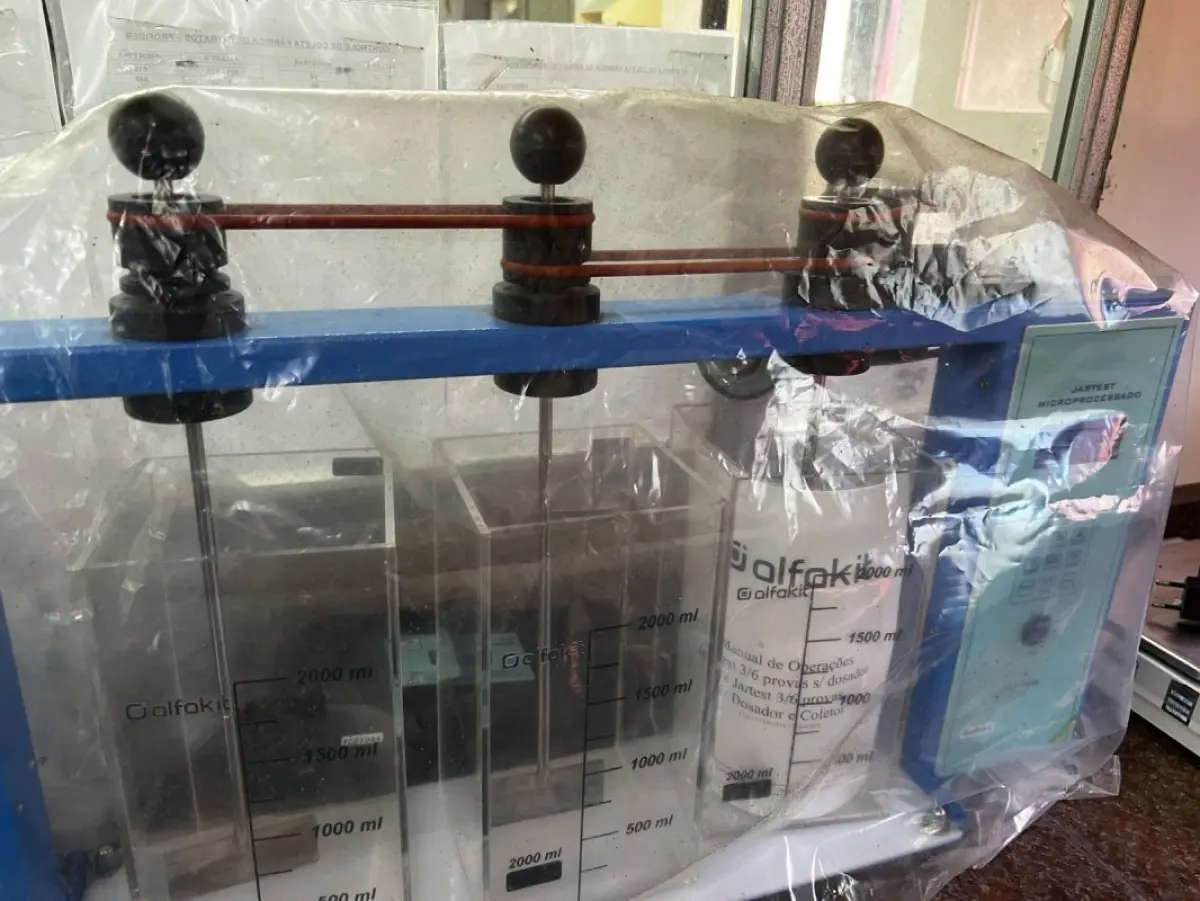 LOTE 016 - Laboratório