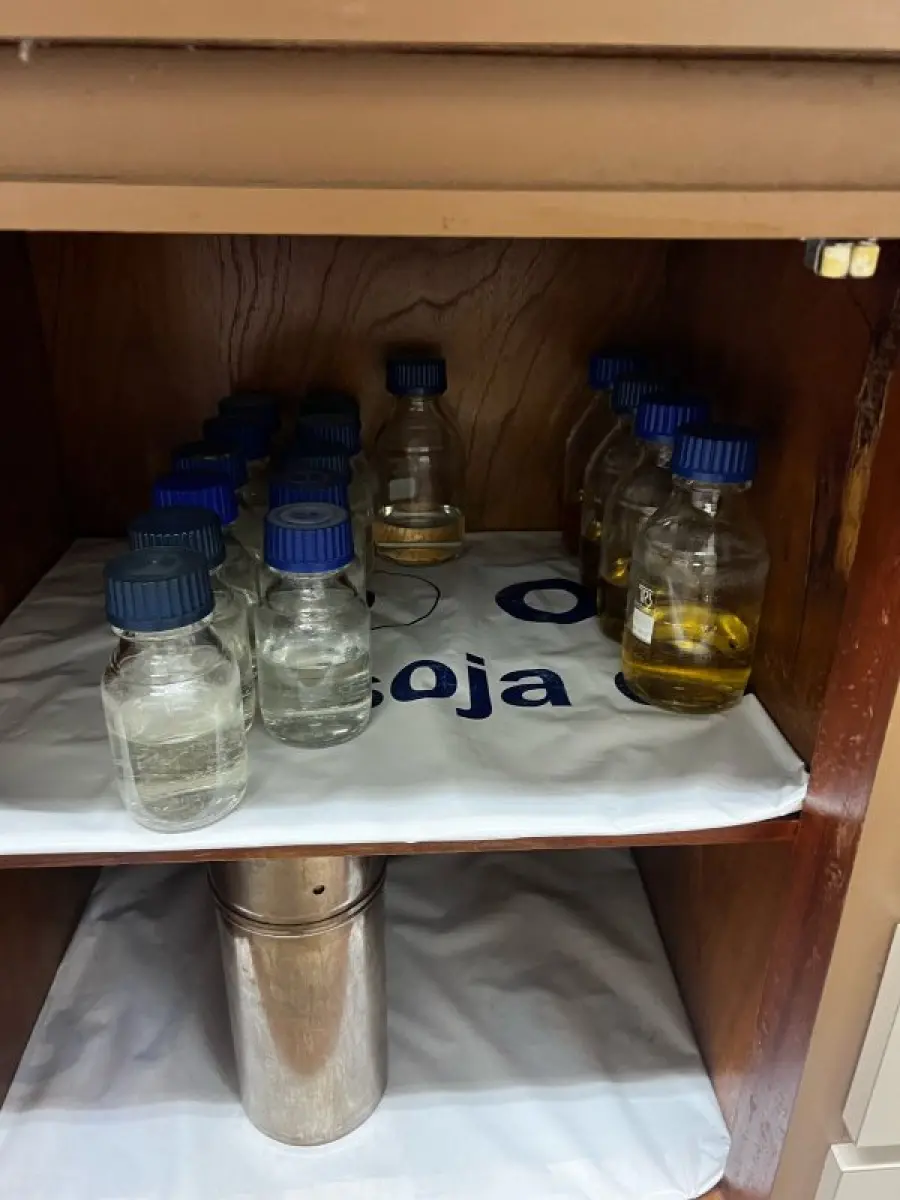 LOTE 016 - Laboratório