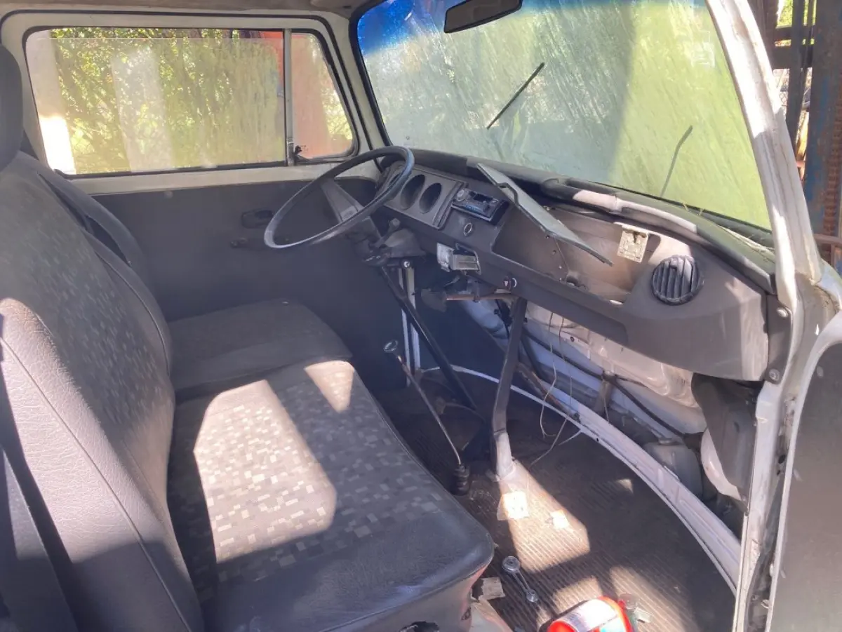 LOTE 038 - VW/Kombi, fabricação/modelo 1996/1996, cor branca
