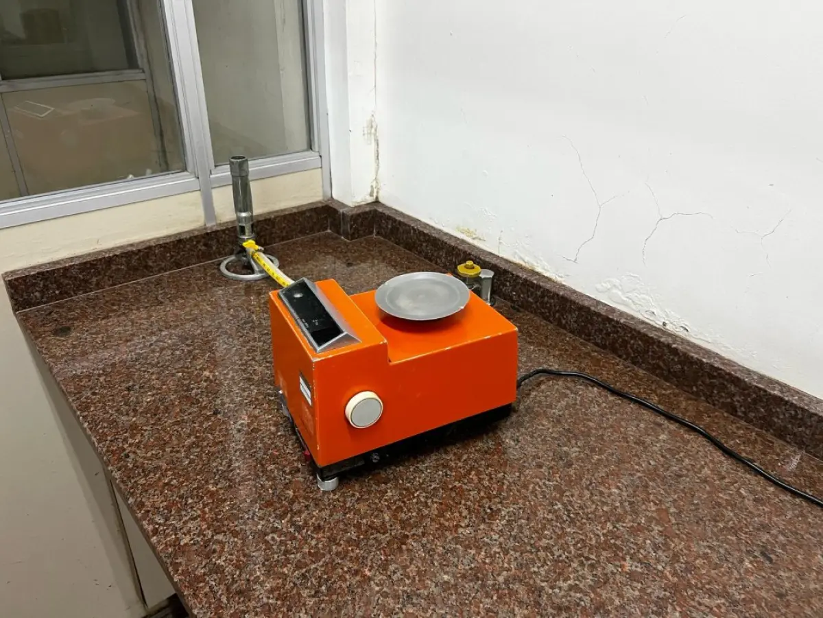 LOTE 016 - Laboratório