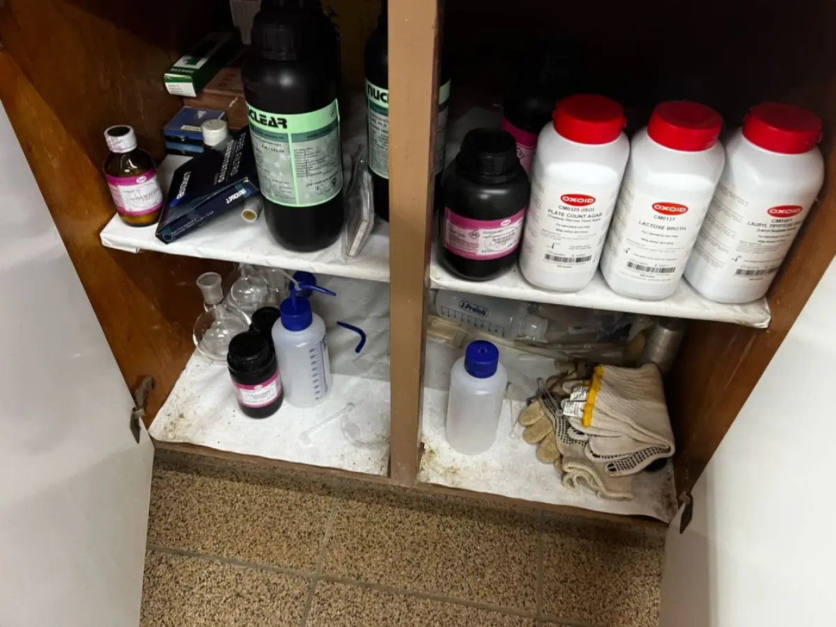 LOTE 016 - Laboratório