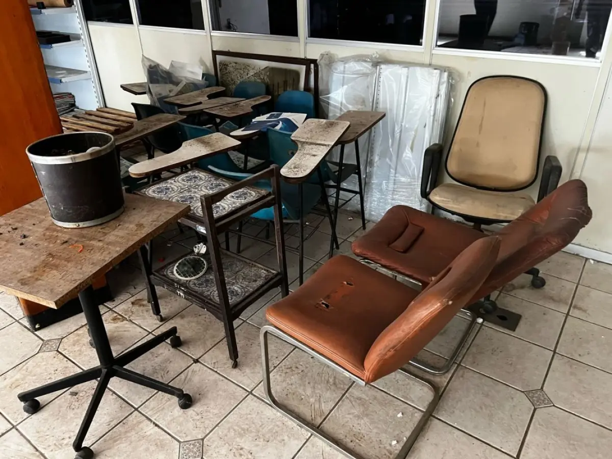 LOTE 016 - Laboratório