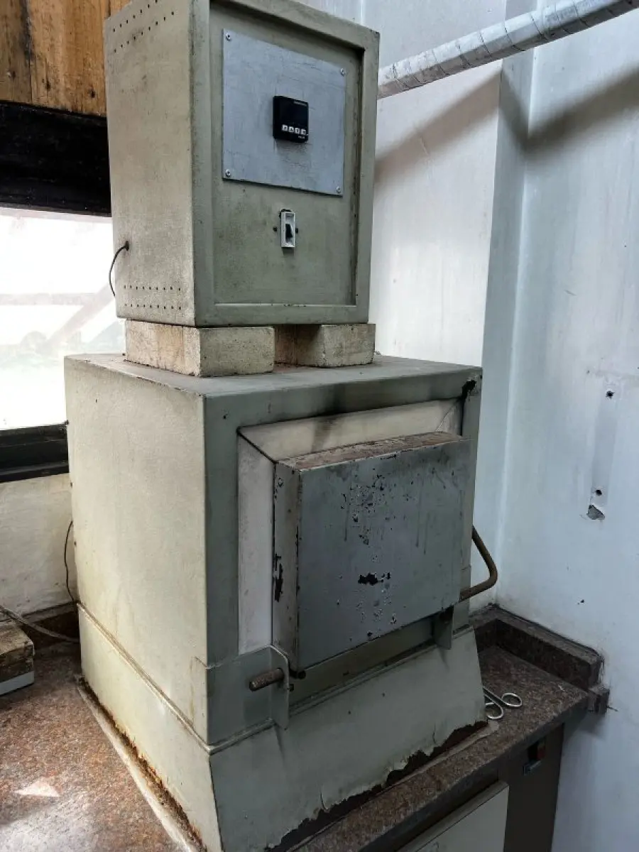 LOTE 016 - Laboratório