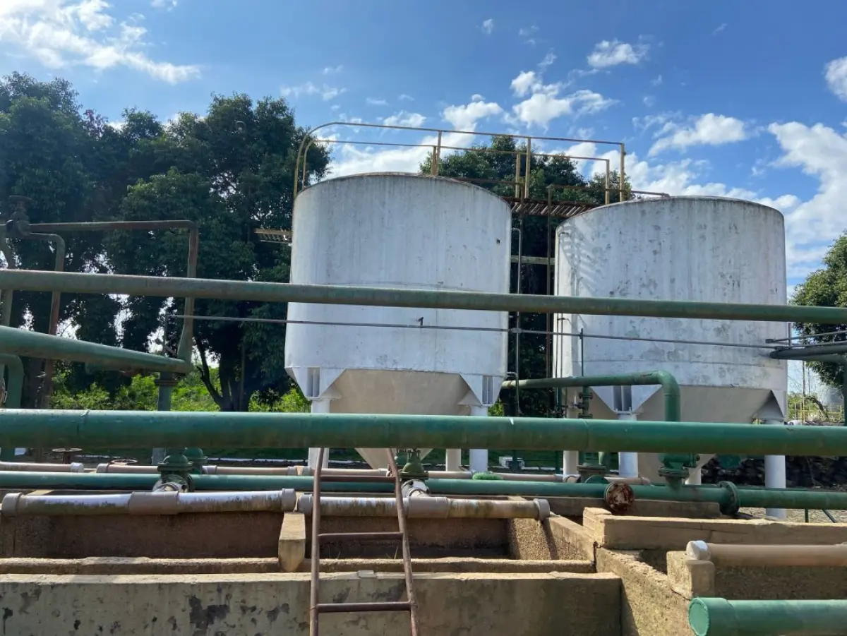 LOTE 027 - Tanque oleo