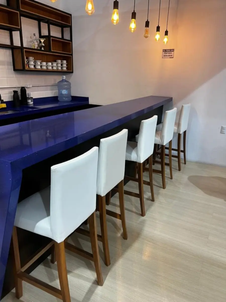 LOTE 001 - Lote englobado - CAMINHÃO MERCEDES-BENZ ATEGO 11/12; FURGÃO MERCEDES-BENZ SPRINTER 14/15 BENS MÓVEIS DIVERSOS – ITENS PARA LOJAS