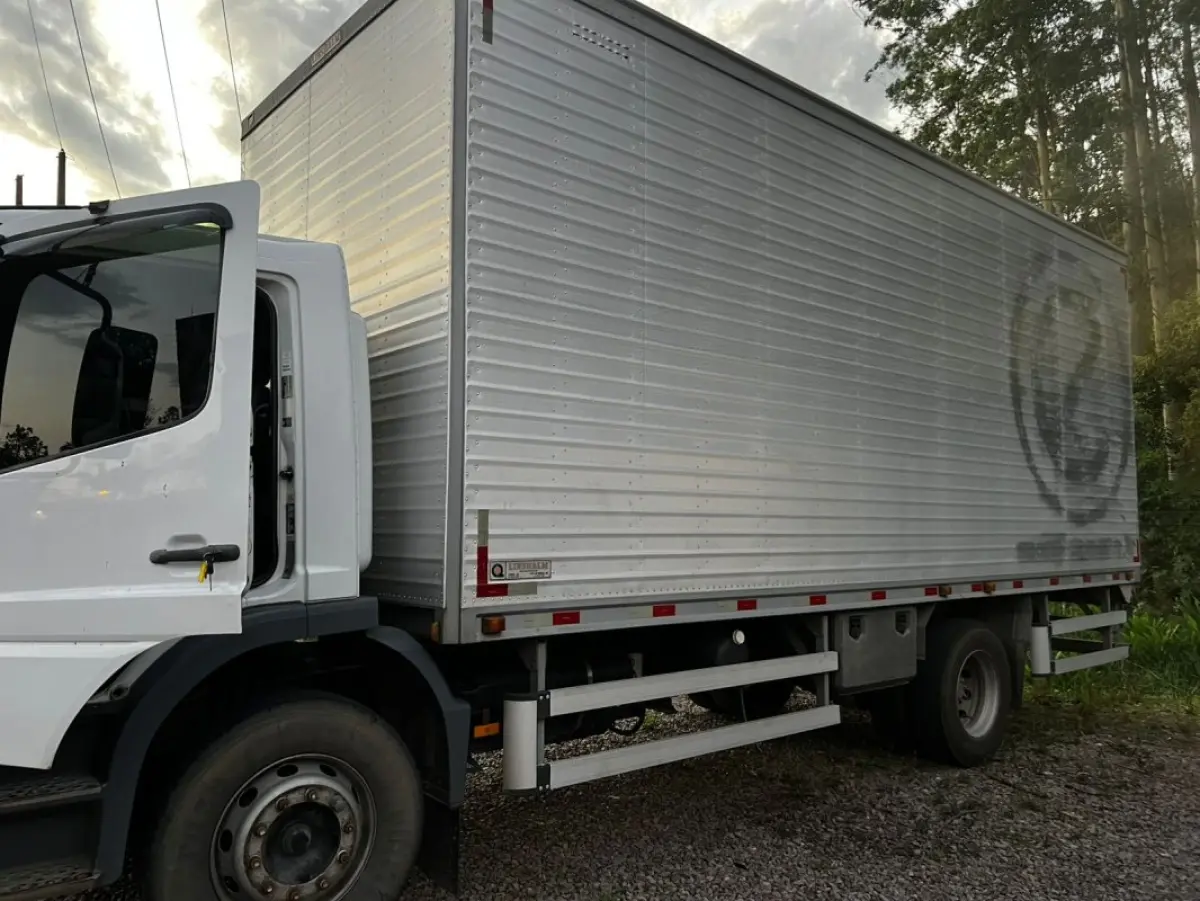 LOTE 001 - MERCEDES-BENZ ATEGO, fab/mod 2011/2012