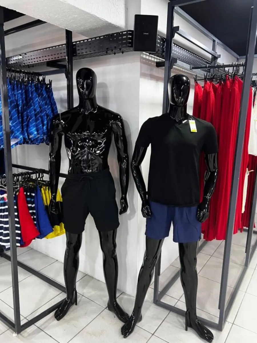 LOTE 004 - Roupas, moveis, eletrônicos