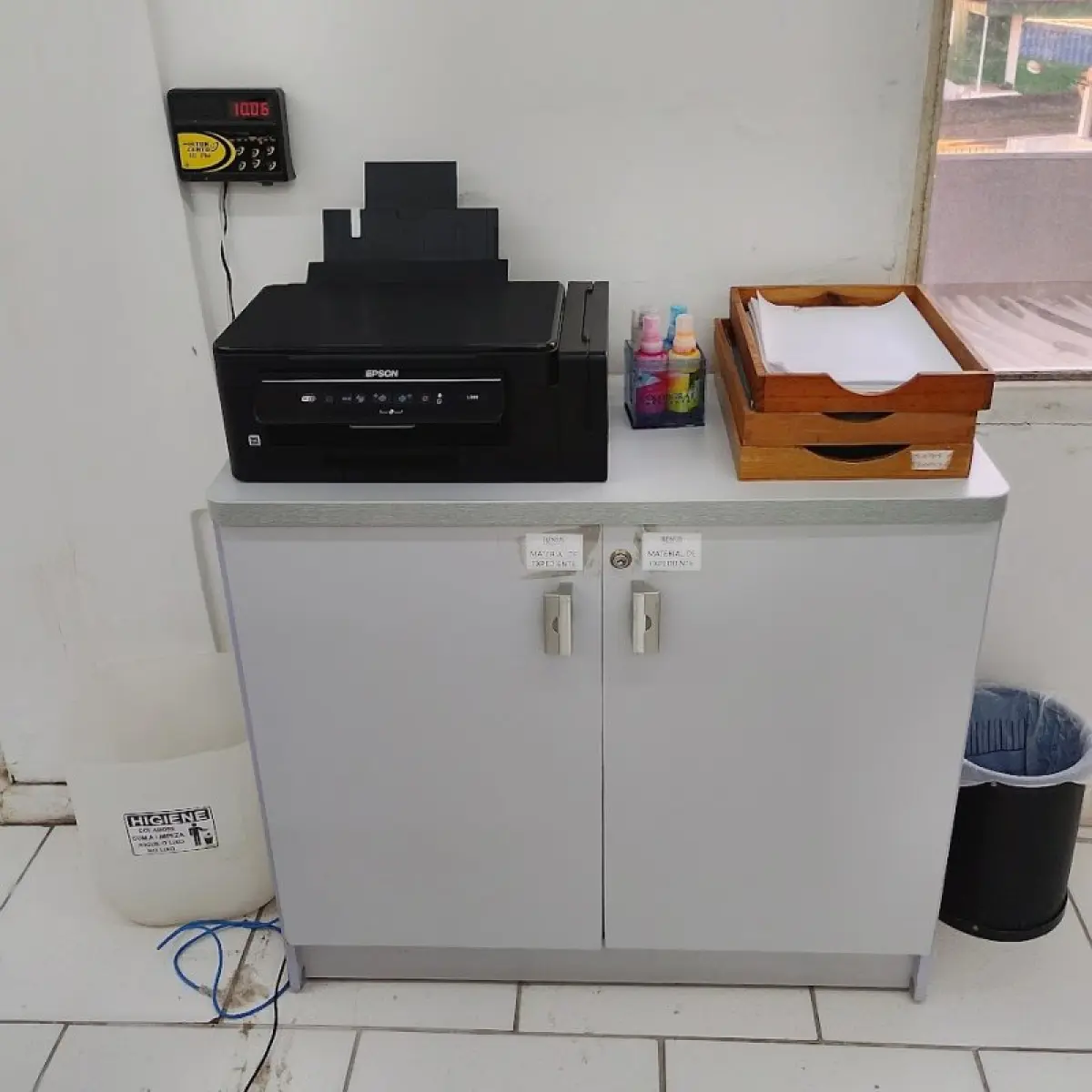 LOTE 009 - moveis no Administrativo