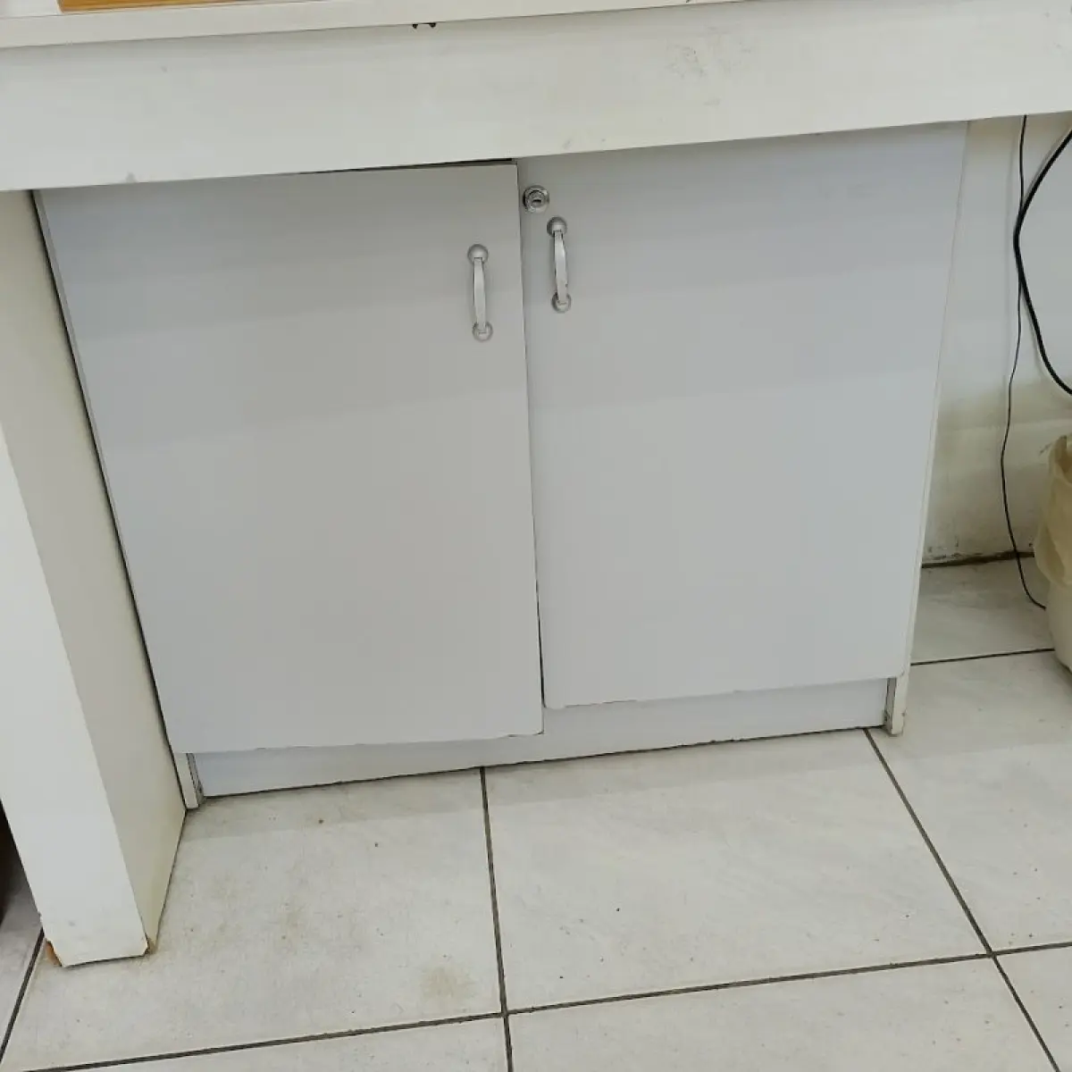 LOTE 012 - térreo - móveis equip de esc e informat