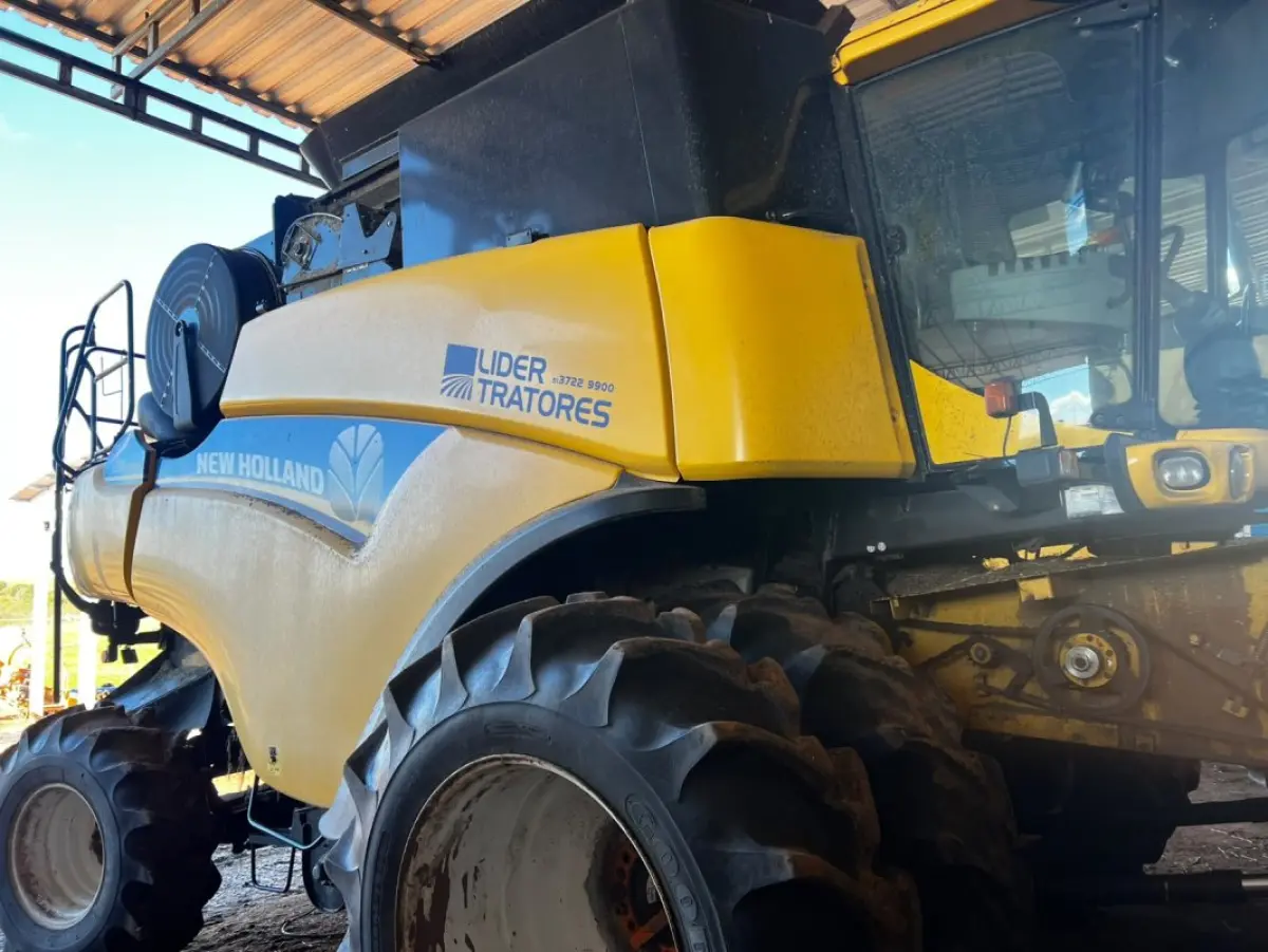 LOTE 099 - 01 Colheitadeira CR 6080 New Holland, ano 2016 JHFY60808DJ204380