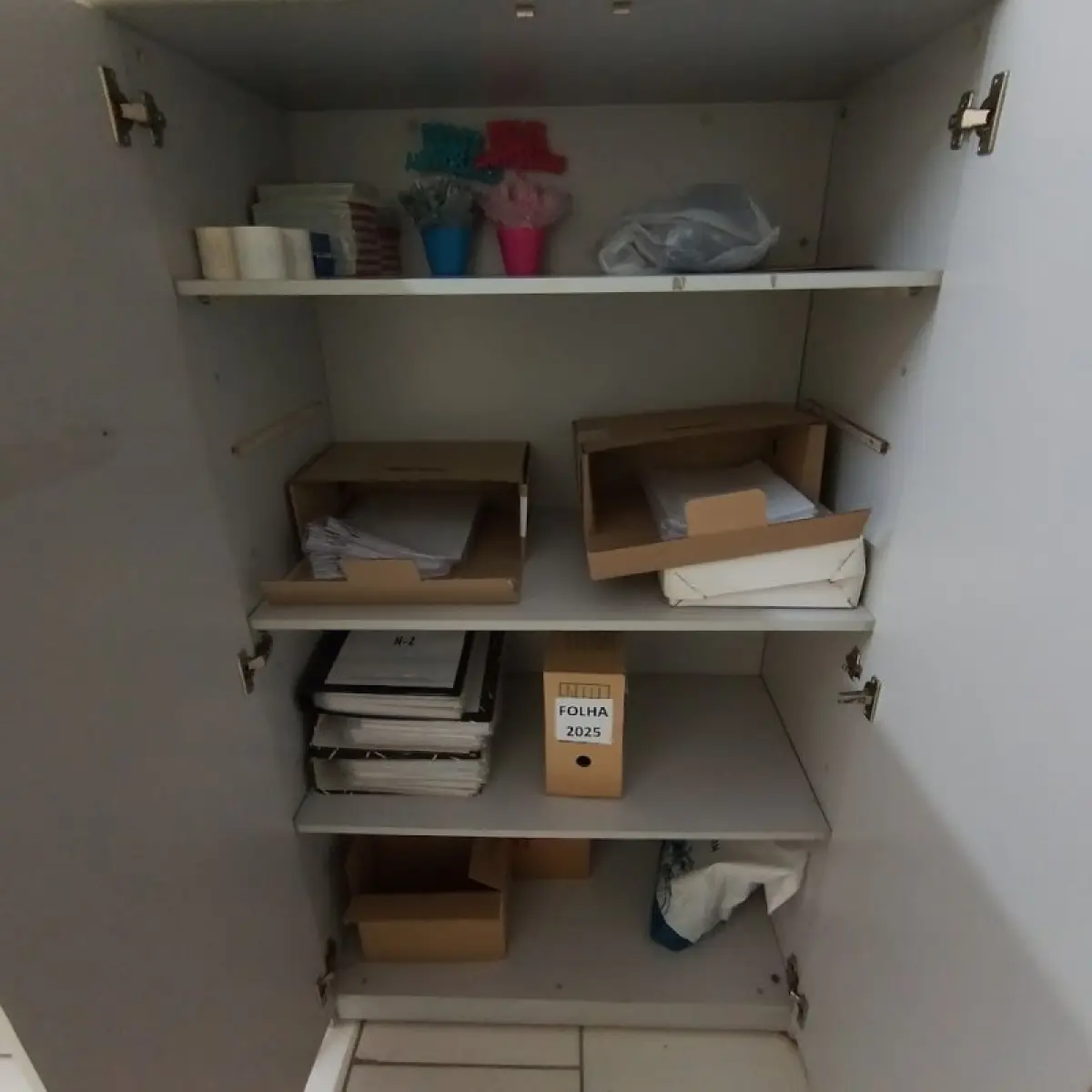 LOTE 009 - moveis no Administrativo