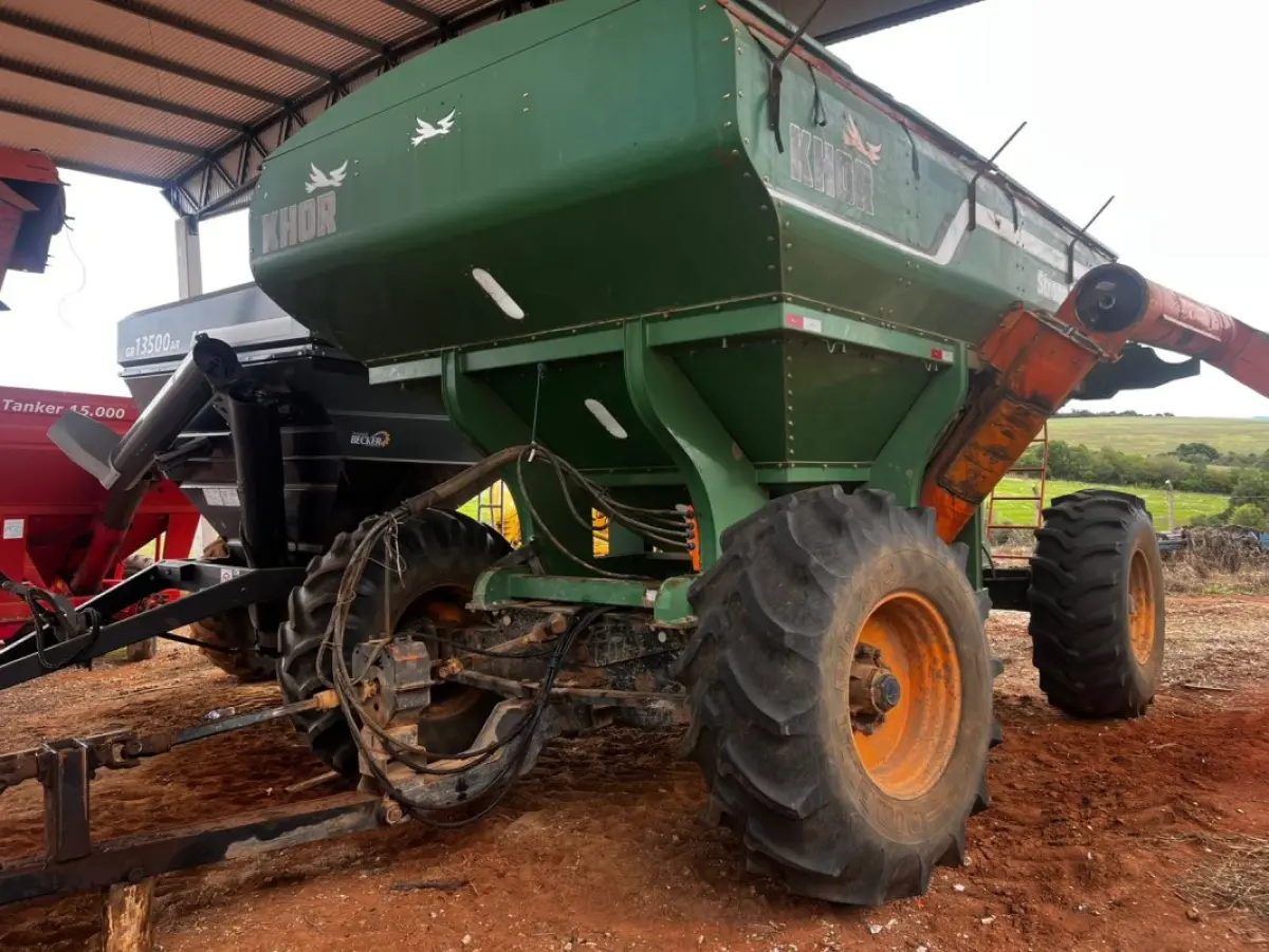 LOTE 107 - 01 Graneleiro (verde) KHOR 26000 (Strong Line) c/4 rodas
