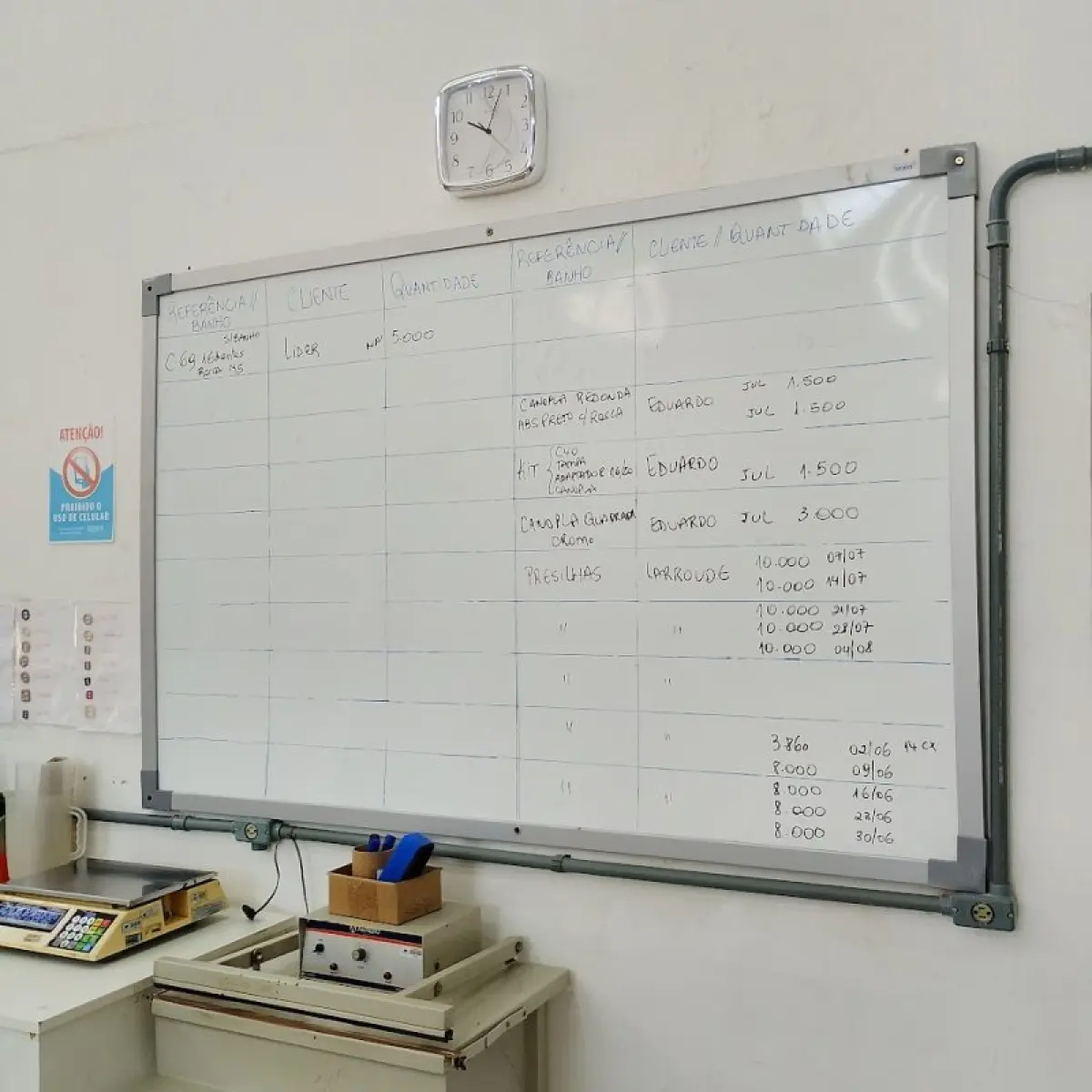 LOTE 012 - térreo - móveis equip de esc e informat