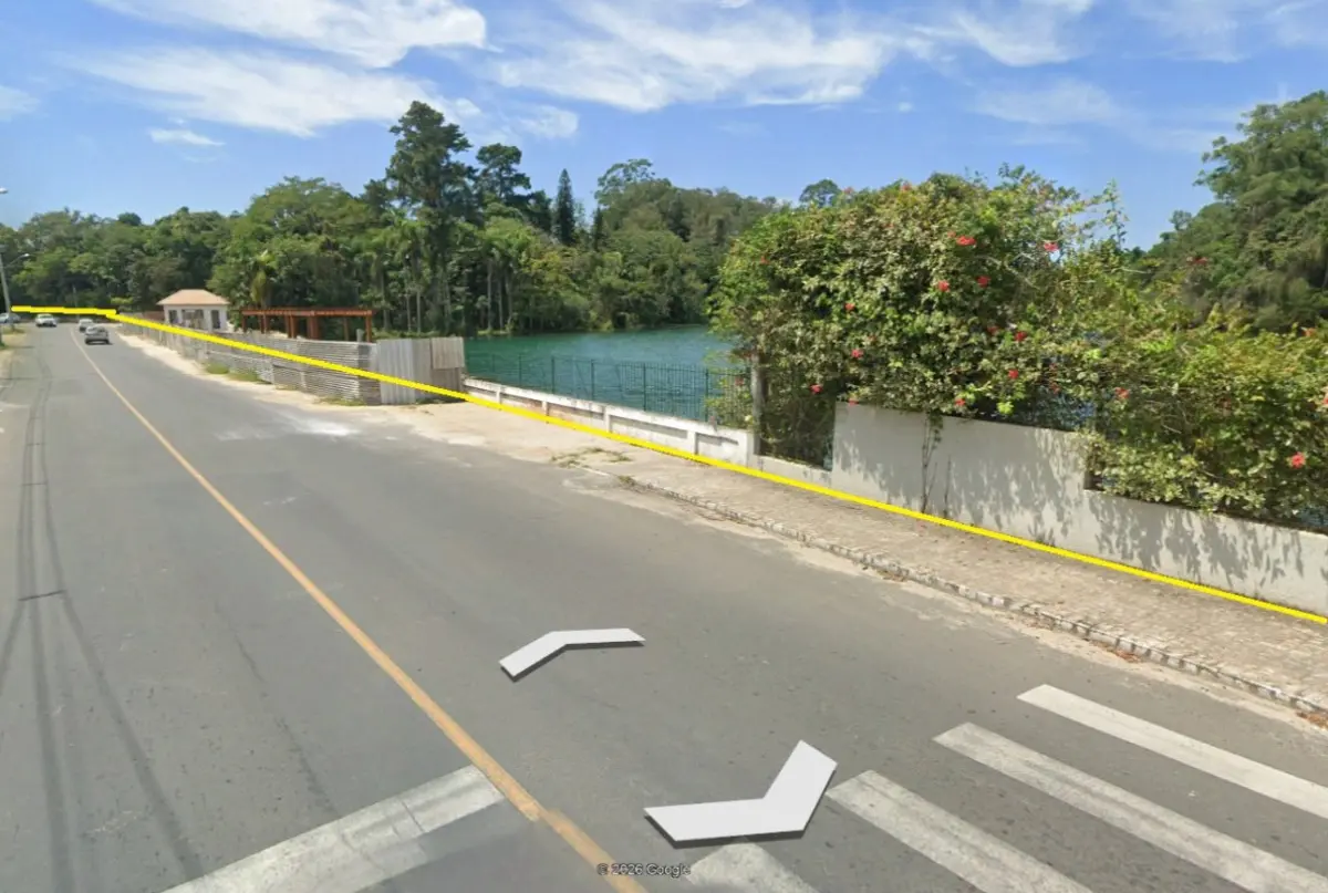 LOTE 005 - GRANDE ÁREA DE TERRAS NO CENTRO DA CIDADE DE ARARANGUÁ COM 63.565,44m2  COM TERRENO E O FAMOSO AÇUDE BELINZONI