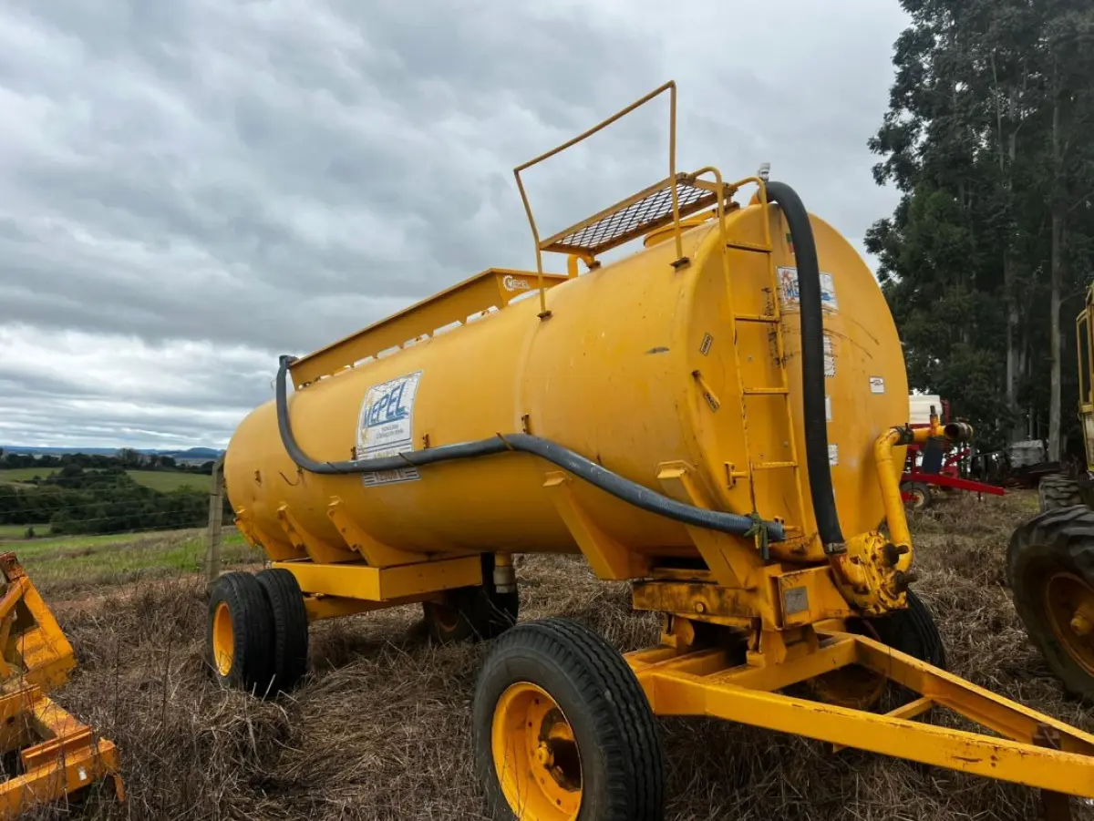 LOTE 165 - Tanque amarelo Mepel capacidade 12.500 litros 