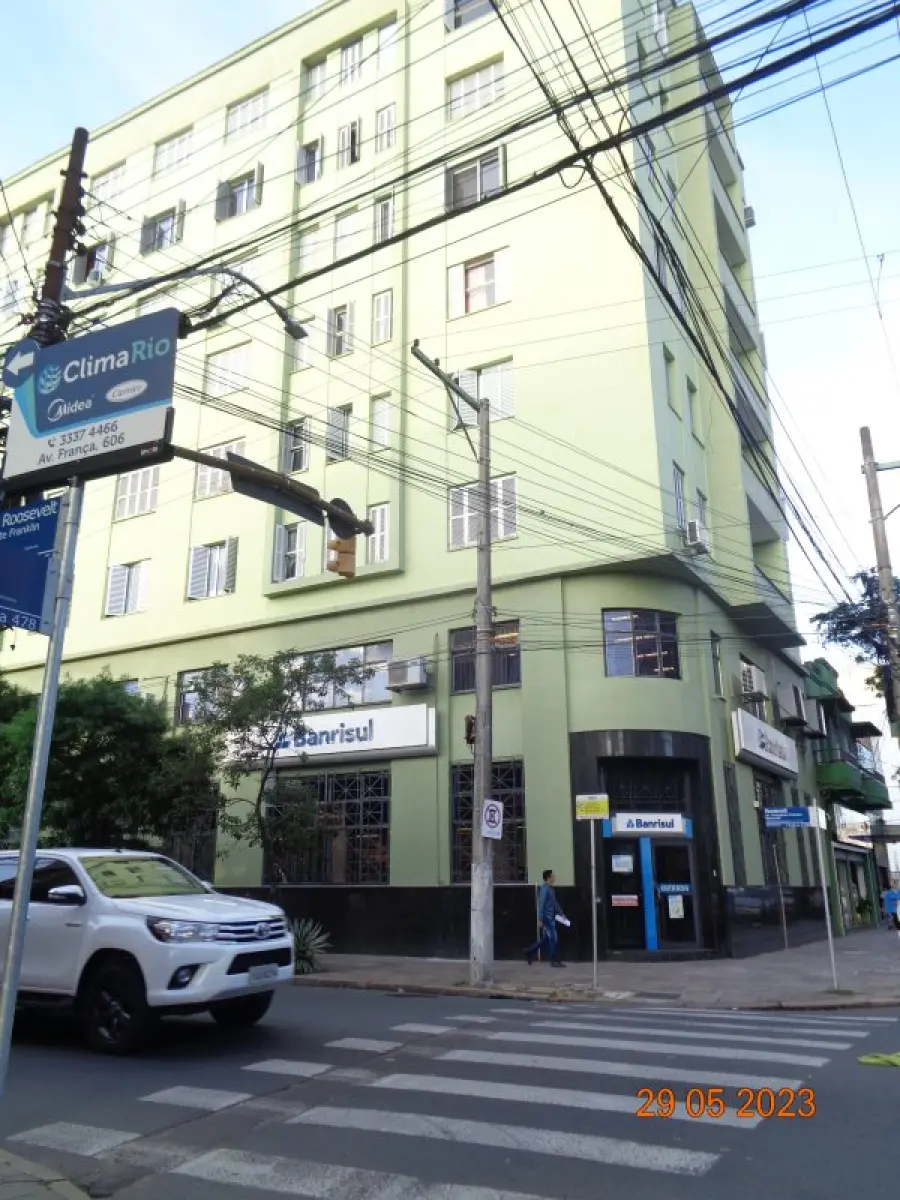 LOTE 002 - Agência São João - Av. São Pedro 574 esquina com a Av. Presidente Rosevelt
