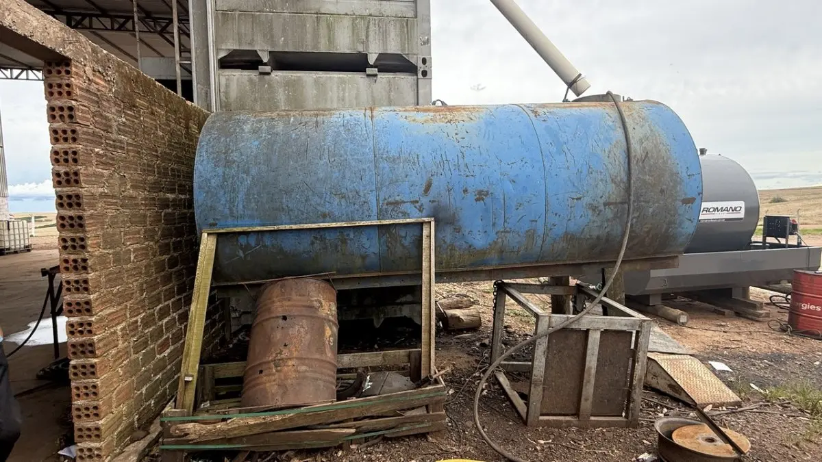 LOTE 094 - Tanque água azul (empresa)