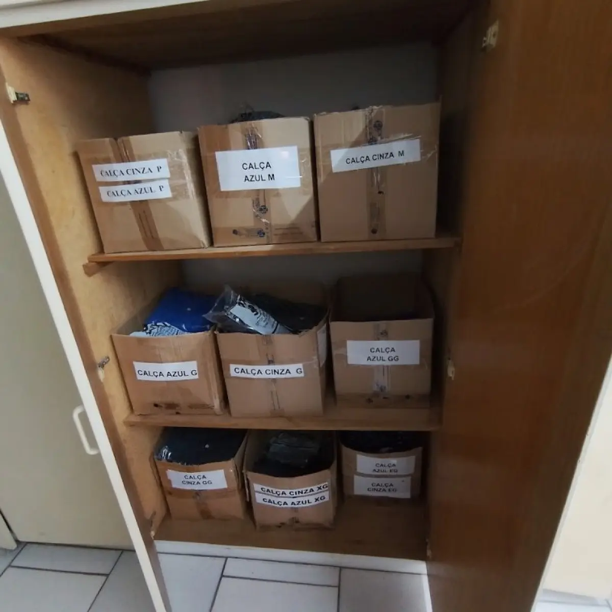 LOTE 010 - epis uniformes no almoxarifado
