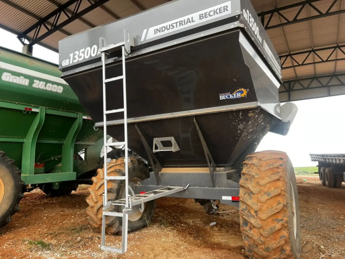LOTE 105 - 01 Graneleiro GB 13500 AR 12000 BACKER cinza