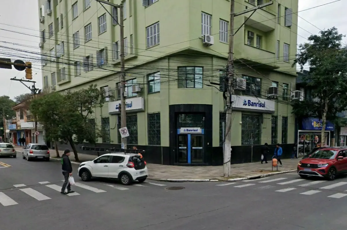 LOTE 002 - Agência São João - Av. São Pedro 574 esquina com a Av. Presidente Rosevelt