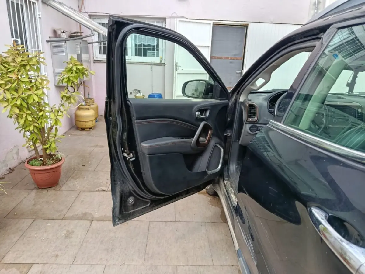 LOTE 001 - Fiat/Toro Volcano AT D4, cor prata, combustível diesel, carroceria aberta/cabine dupla, fabricação/modelo 2017/2018