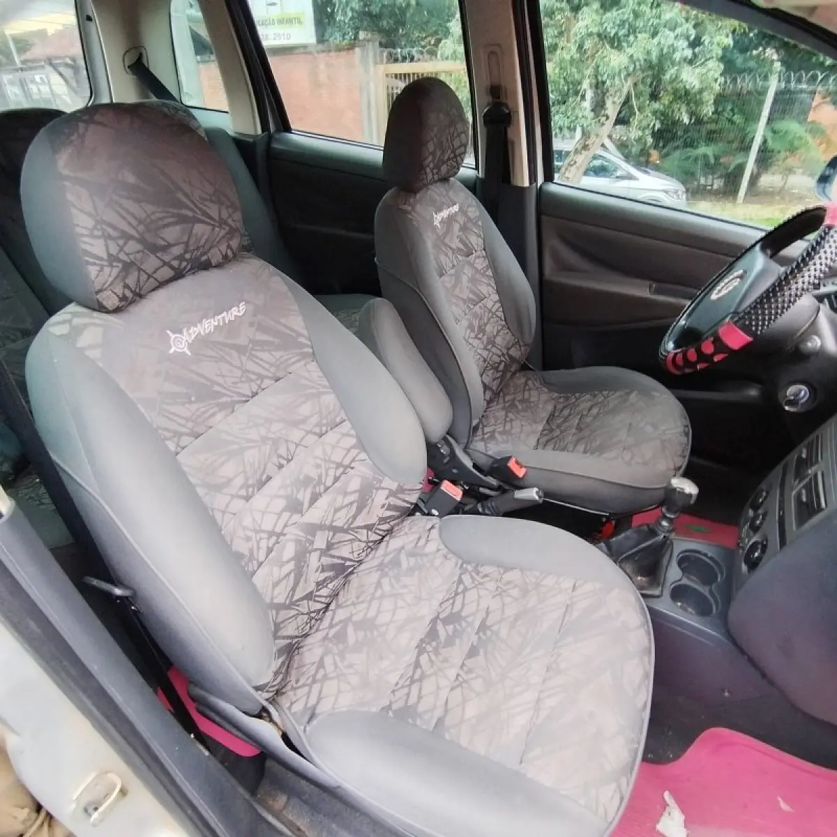 LOTE 001 - Fiat/Idea Adventure Flex, cor prata, fabricação/modelo 2007/2007