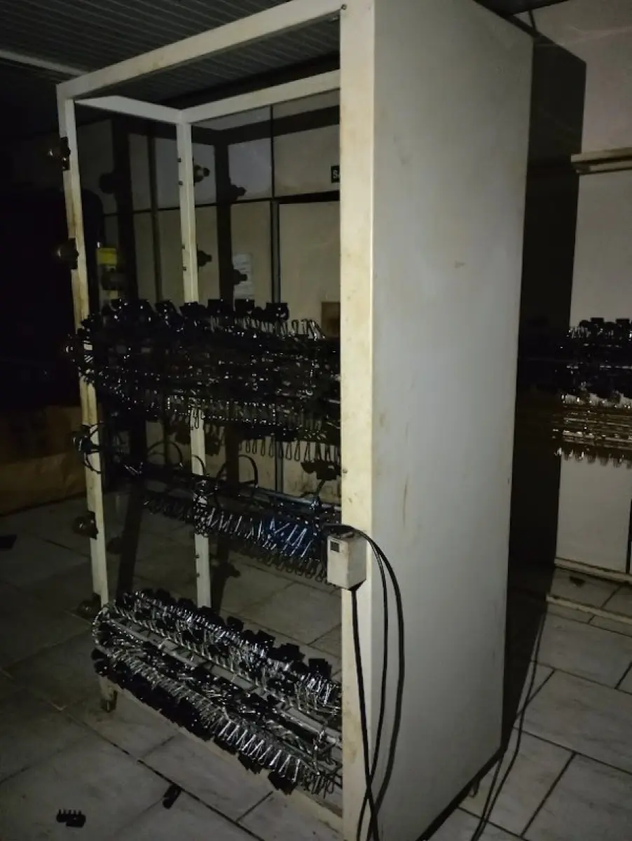 LOTE 169 - lote com cabine pinutra, estufa, Chiller, etc