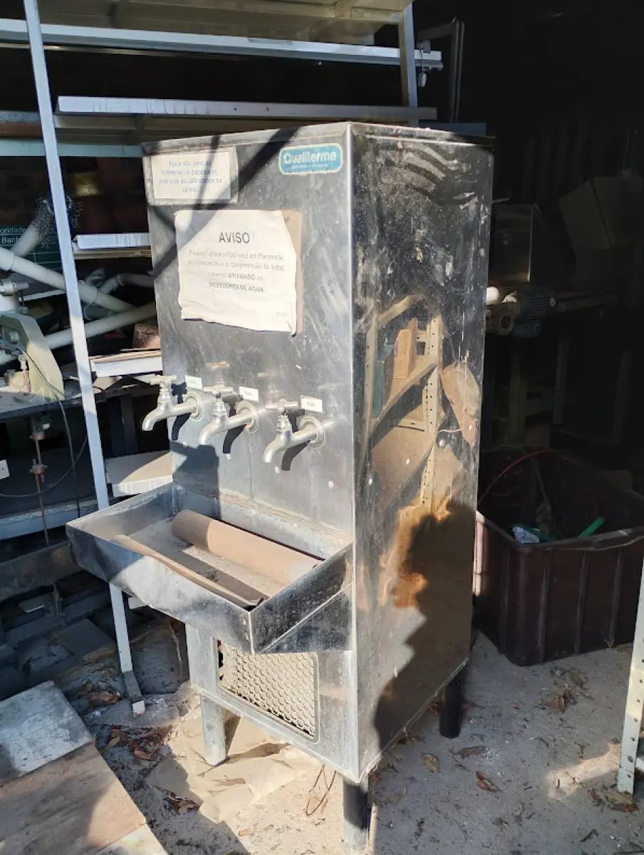 LOTE 159 - lote de maq sucatas e material em geral