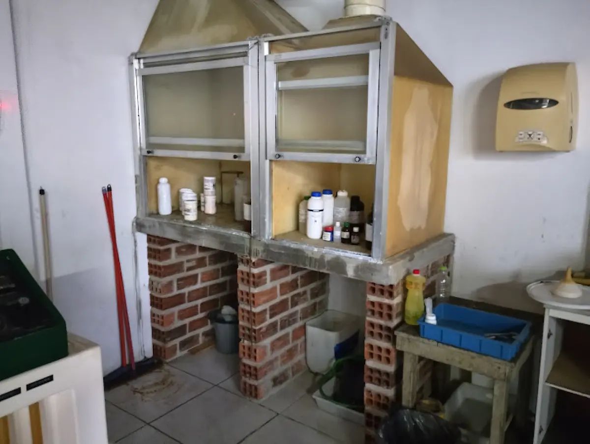 LOTE 168 - lote com camera, capela, etc..