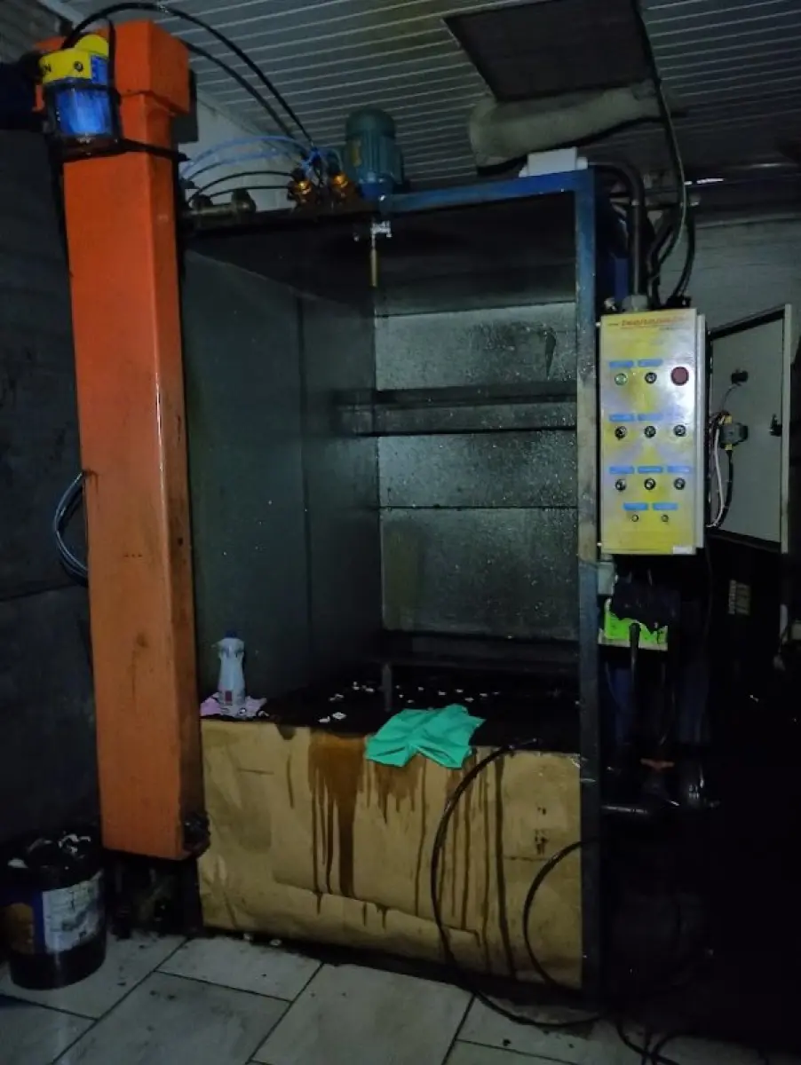 LOTE 169 - lote com cabine pinutra, estufa, Chiller, etc