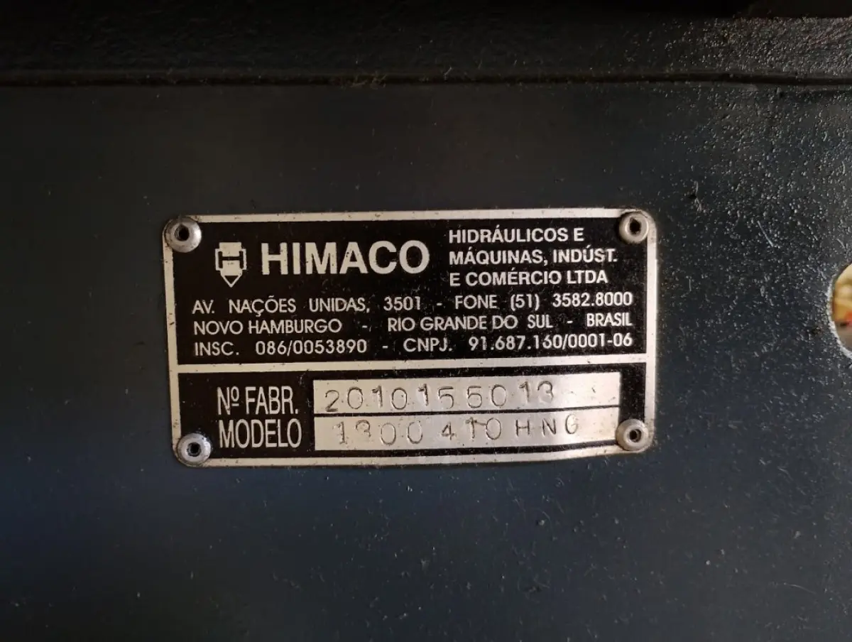 LOTE 027 - Injetora Himaco Actual 1300