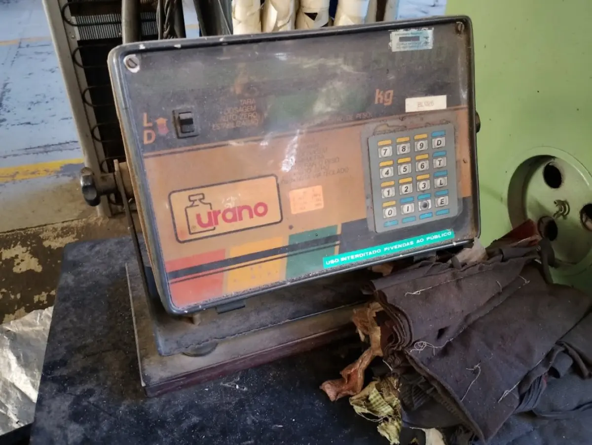 LOTE 042 - balanca industrial Urano