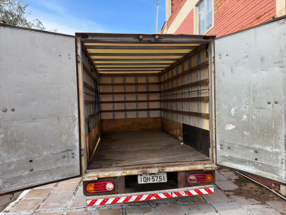 LOTE 220 - Hyundai/HR HDR 2007/2008 Branca - Placa IOH-5751