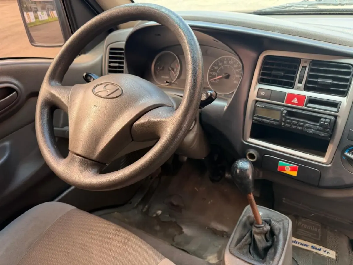 LOTE 220 - Hyundai/HR HDR 2007/2008 Branca - Placa IOH-5751