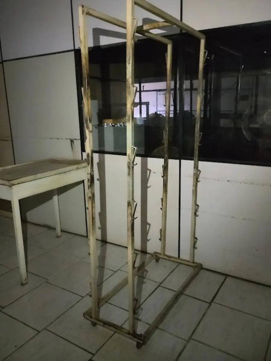 LOTE 169 - lote com cabine pinutra, estufa, Chiller, etc