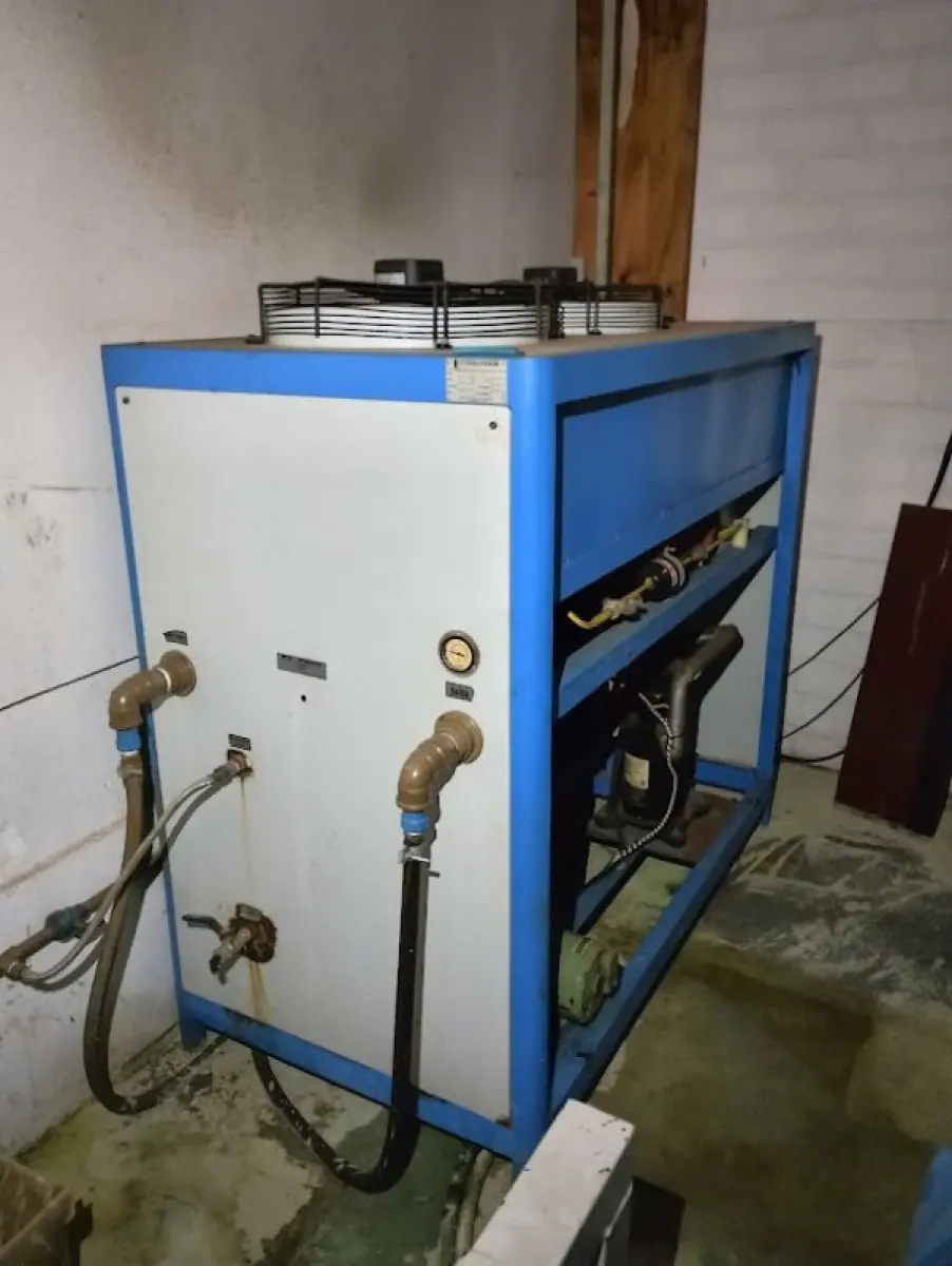 LOTE 169 - lote com cabine pinutra, estufa, Chiller, etc