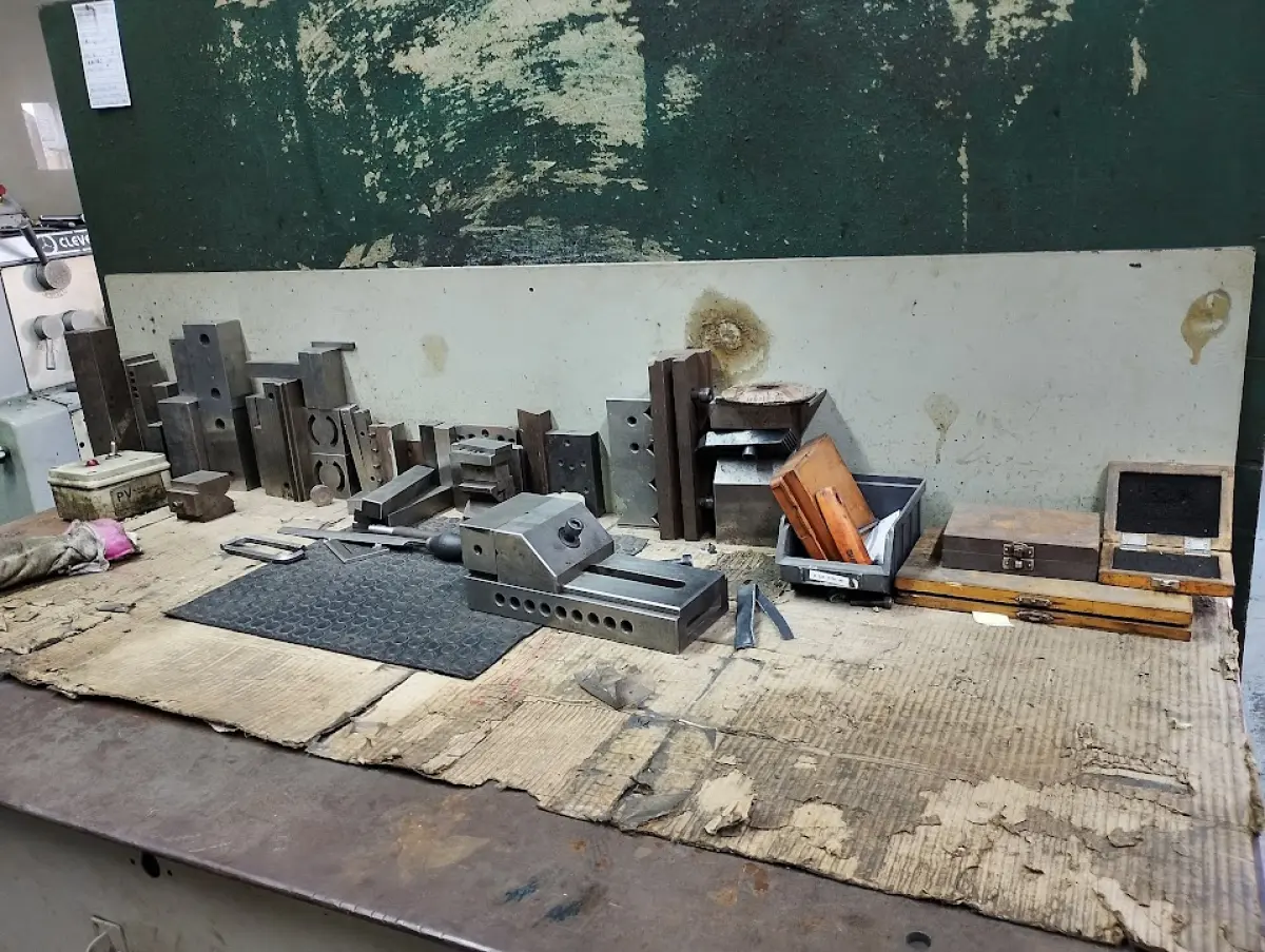 LOTE 039 - lote de 25 moldes