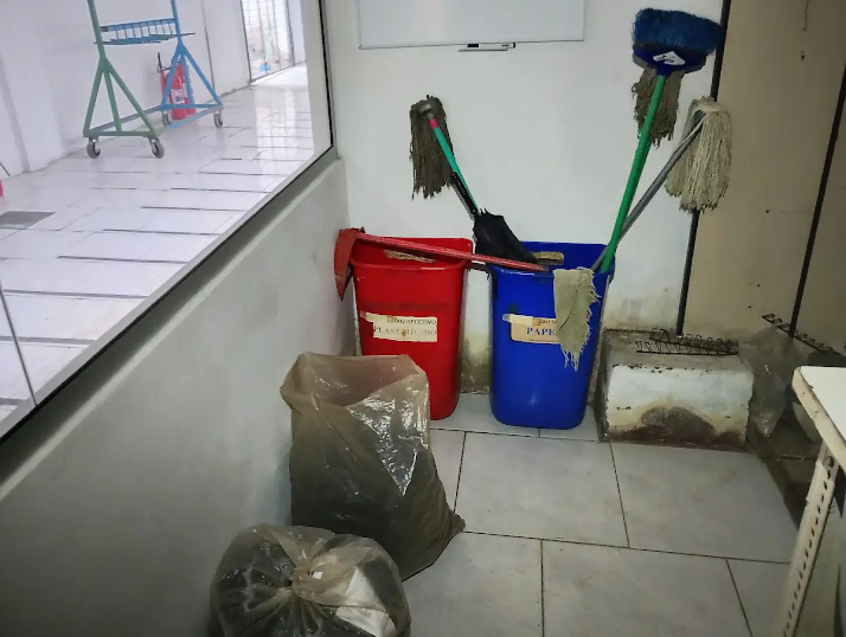 LOTE 169 - lote com cabine pinutra, estufa, Chiller, etc