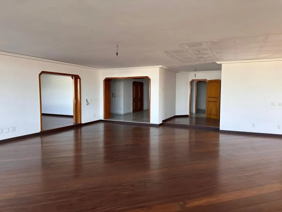 LOTE 001 - EXCELENTE APARTAMENTO NO MORUMBI EM SÃO PAULO COM 864 M2 PRIVATIVOS E 6 GARAGENS
