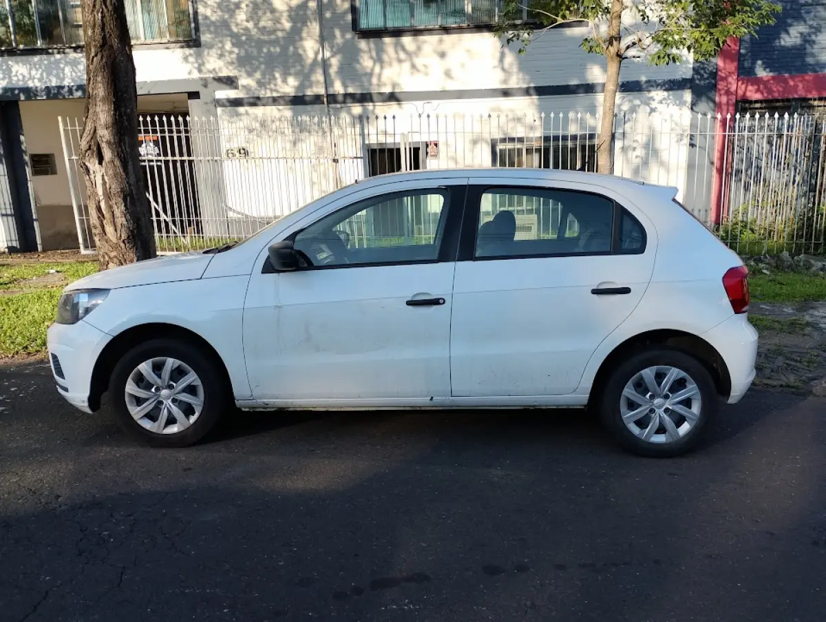 LOTE 005 - VVW Gol 4 portas Placas JAZ9A53 ano mod 21/22