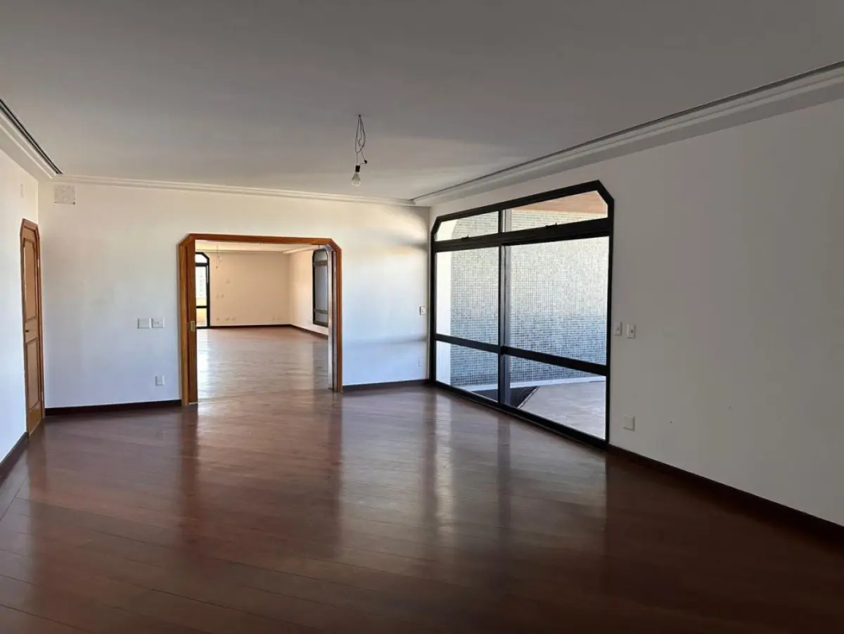 LOTE 001 - EXCELENTE APARTAMENTO NO MORUMBI EM SÃO PAULO COM 864 M2 PRIVATIVOS E 6 GARAGENS