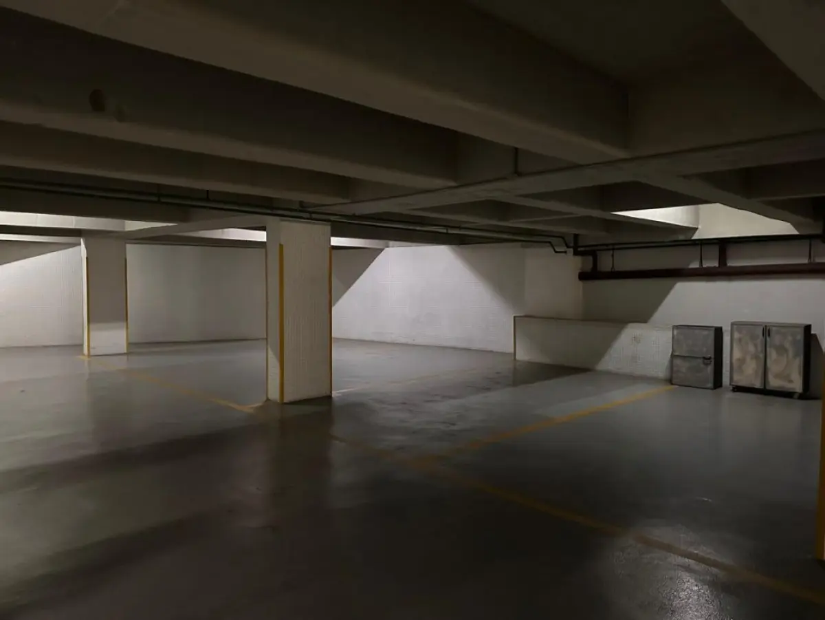 LOTE 001 - EXCELENTE APARTAMENTO NO MORUMBI EM SÃO PAULO COM 864 M2 PRIVATIVOS E 6 GARAGENS