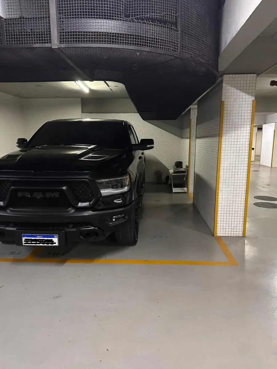 LOTE 001 - EXCELENTE APARTAMENTO NO MORUMBI EM SÃO PAULO COM 864 M2 PRIVATIVOS E 6 GARAGENS
