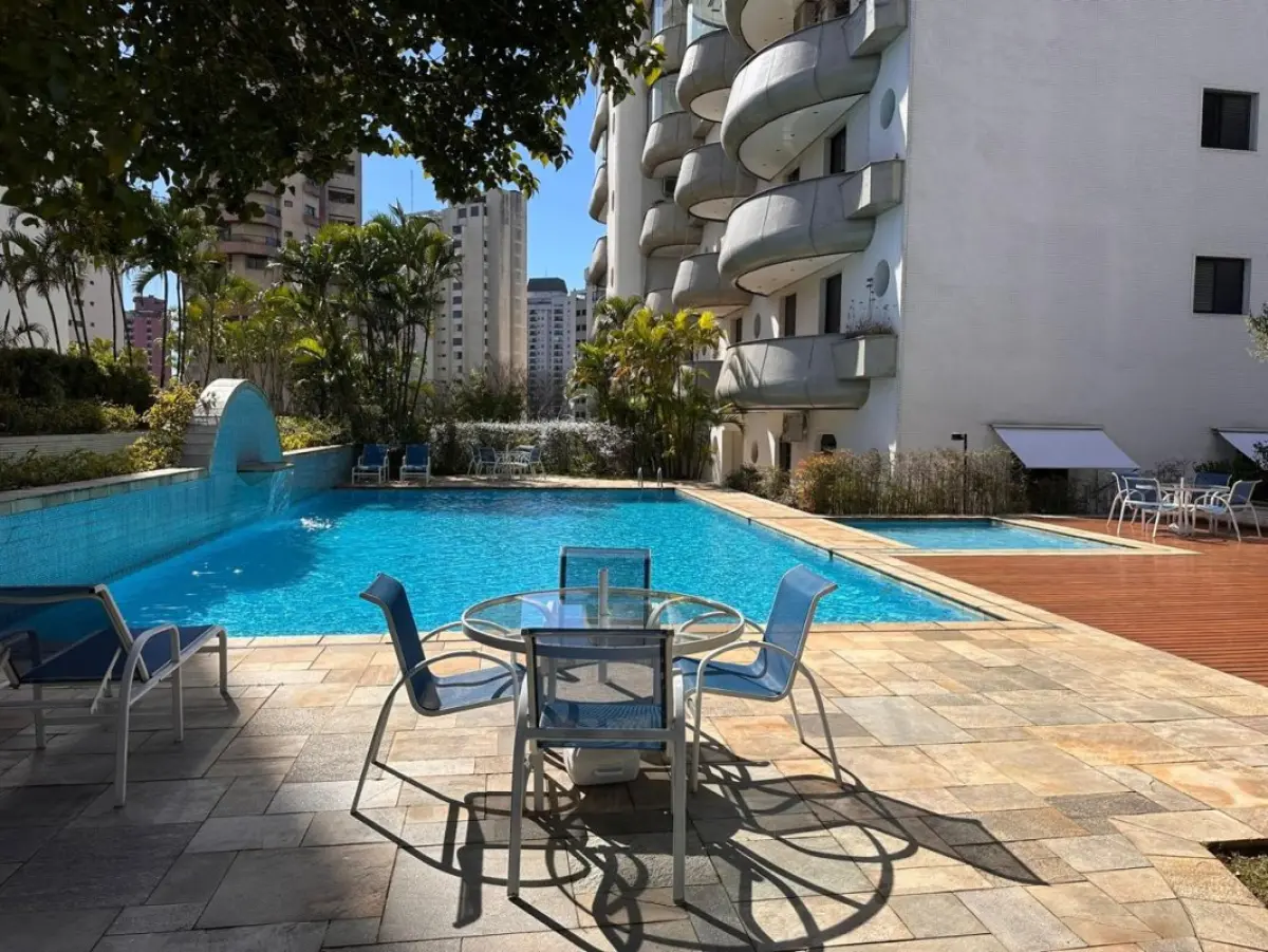 LOTE 001 - EXCELENTE APARTAMENTO NO MORUMBI EM SÃO PAULO COM 864 M2 PRIVATIVOS E 6 GARAGENS