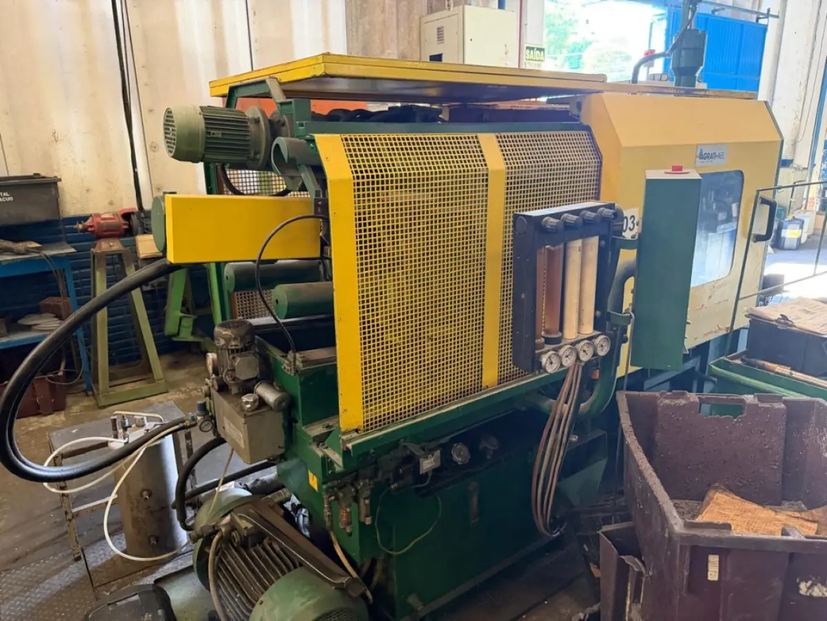 LOTE 271 - Injetora de câmara quente para fundição sob pressão (Die Casting), marca Agrati-AEE (Itália)