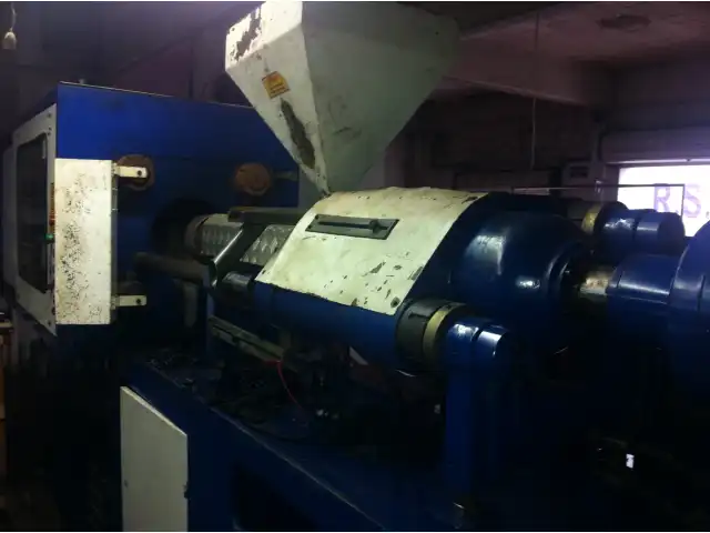 LEILÃO DE 5 INJETORAS