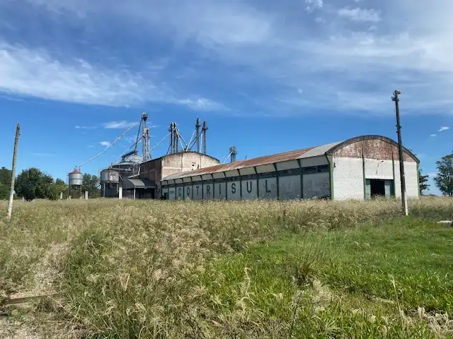 LEILÃO IMÓVEÍS – 16.300m2  NO CENTRO DE CACHOEIRA DO SUL - 5,5HA DE PLANTA INDUSTRIAL PARA GRÃOS NA BR 290 COM SILOS, MOEGAS, SECADORES, ELEVADORES, BALANÇA, ETC