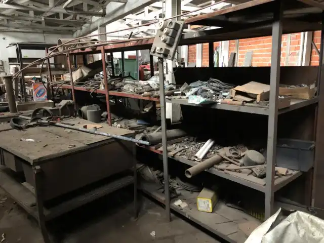 LEILÃO DE PRATELEIRA, BANCADAS, ETC