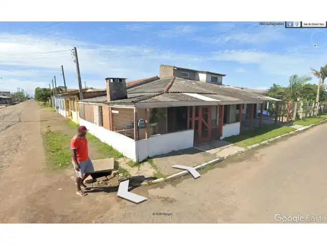 GRANDE LEILÃO 5 CASAS OCUPADAS EM TRAMANDAI - PREFERENCIA P OCUPANTES